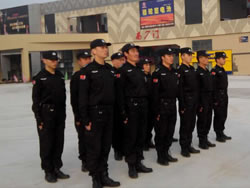 深寶華的專業(yè)服務(wù)為我們廣場的順利運(yùn)營提供了安全保障！